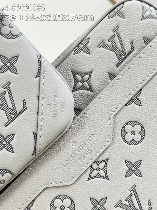 LOUIS MESSENGER TRIO VUITTON 0510